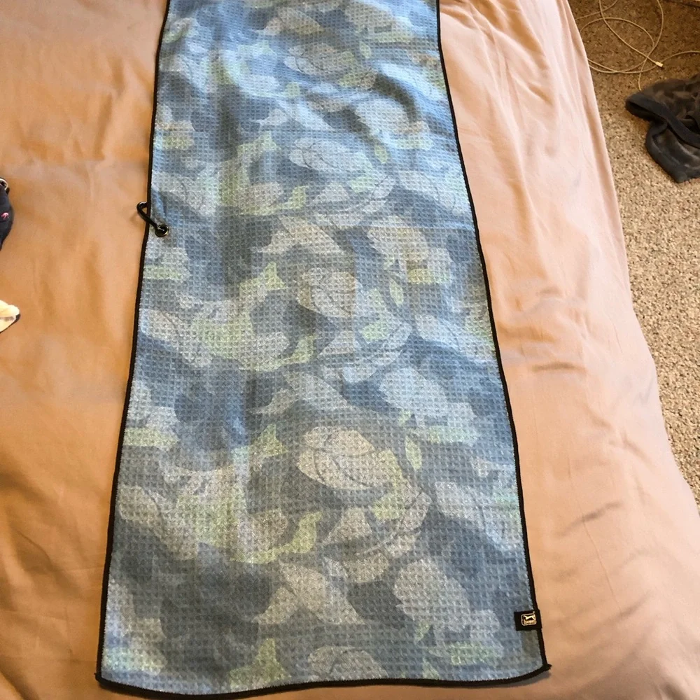 Blue Floral golf Towel pga tour new w/o tags